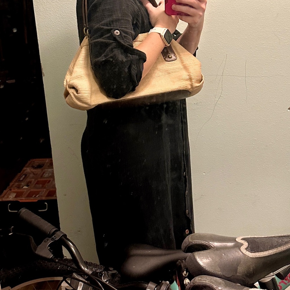 Fossil Tan Woven Shoulder Bag with Dark Brown Leather Straps - Picture 14 of 15